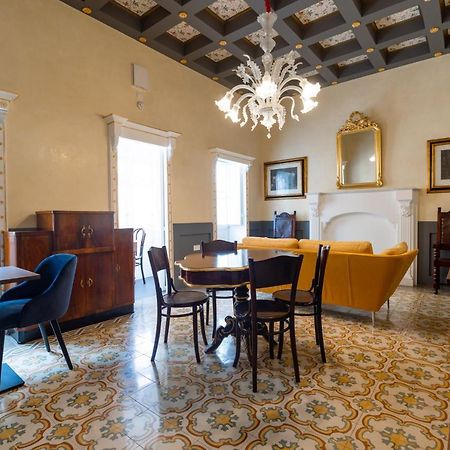 Monreal Boutique Townhouse - R024Rm3 Hotel Paola Ngoại thất bức ảnh