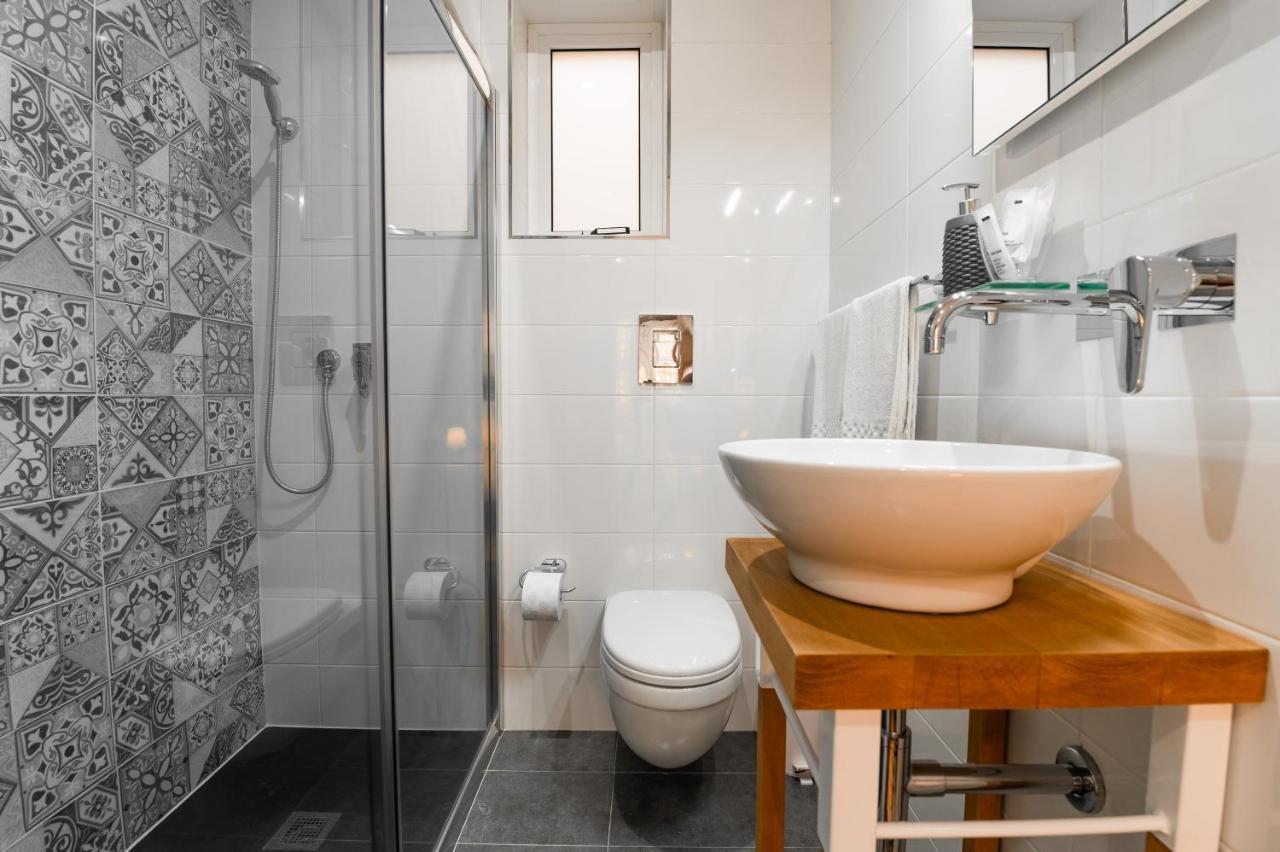 Monreal Boutique Townhouse - R024Rm3 Hotel Paola Ngoại thất bức ảnh