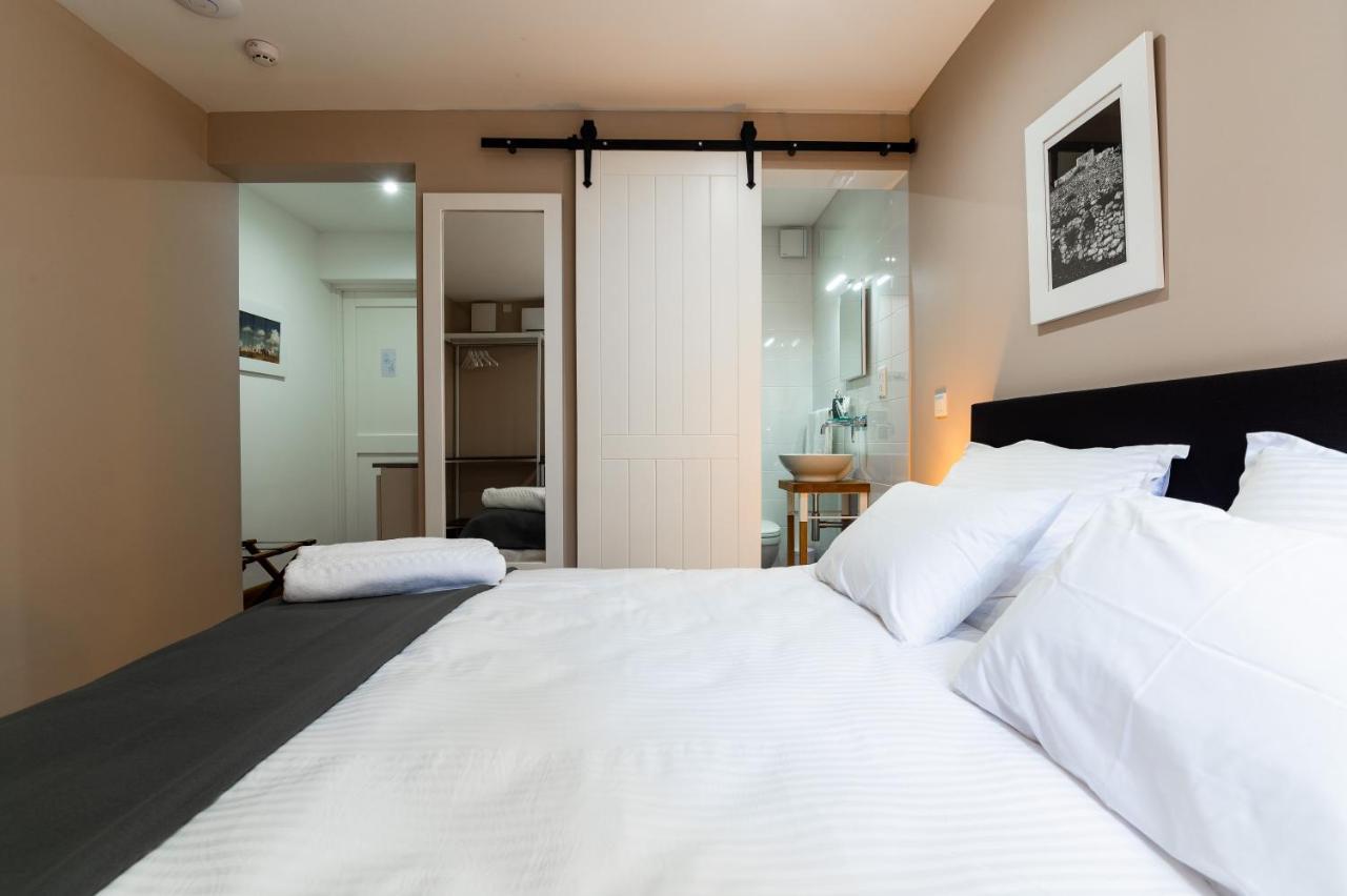 Monreal Boutique Townhouse - R024Rm3 Hotel Paola Ngoại thất bức ảnh