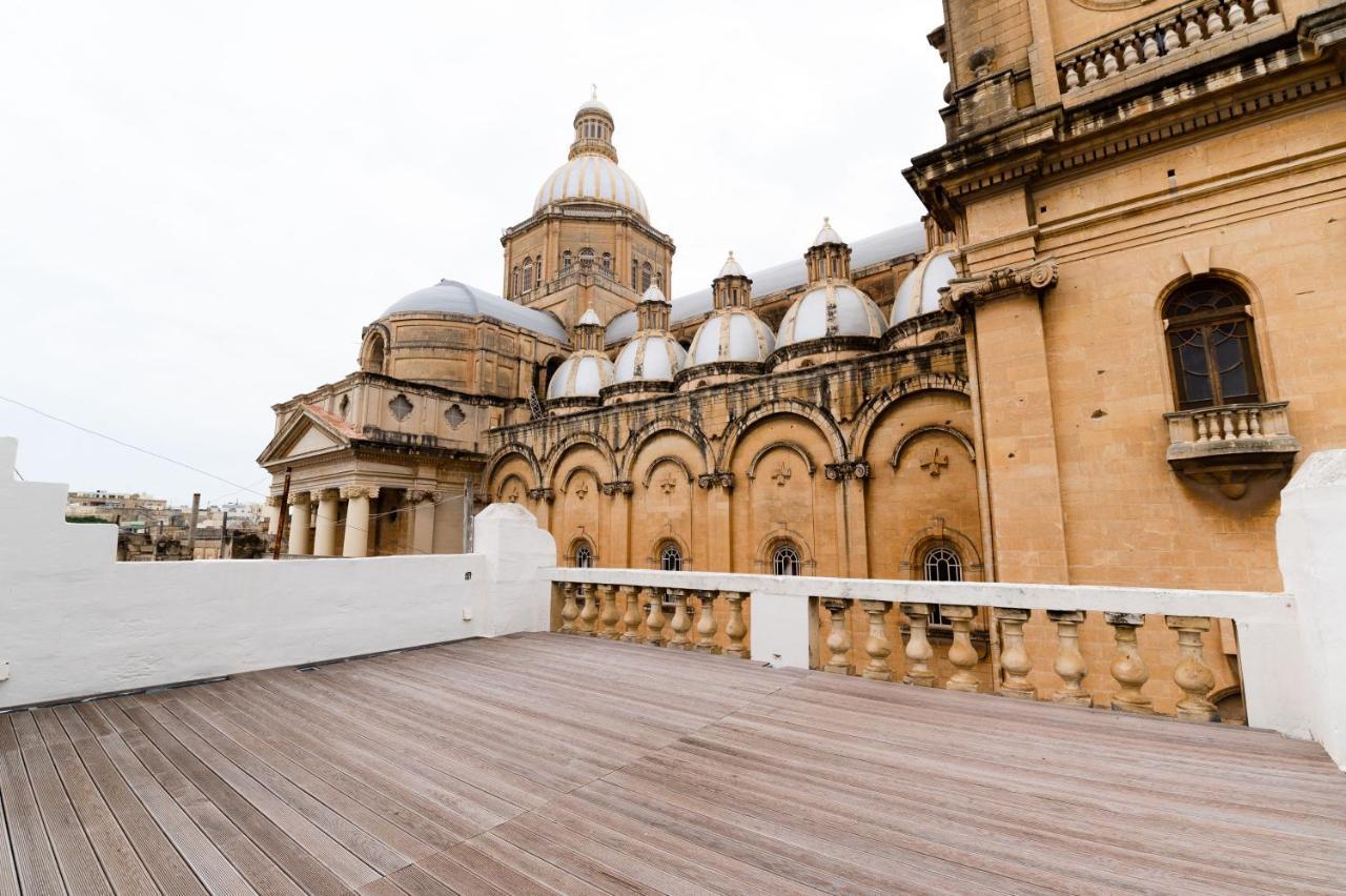 Monreal Boutique Townhouse - R024Rm3 Hotel Paola Ngoại thất bức ảnh